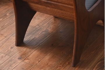 中古美品　大原一徳　牛革使用!ウォールナット材の上質なパーソナルチェア(椅子、イス)(定価約17万円)