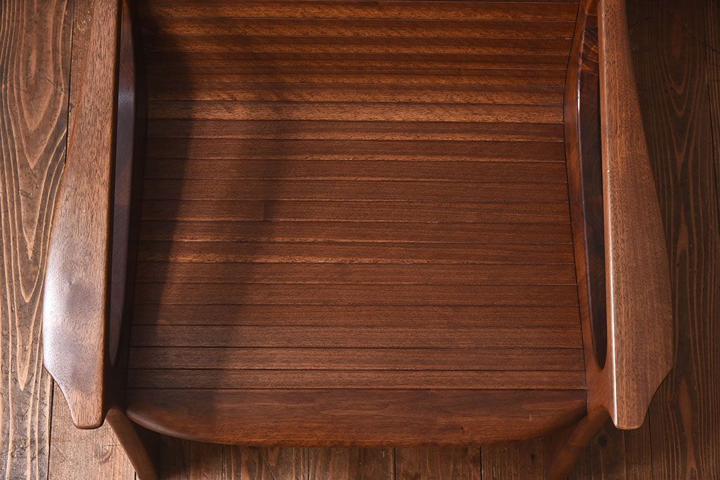 中古美品　大原一徳　牛革使用!ウォールナット材の上質なパーソナルチェア(椅子、イス)(定価約17万円)