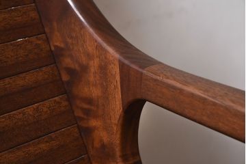 中古美品　大原一徳　牛革使用!ウォールナット材の上質なパーソナルチェア(椅子、イス)(定価約17万円)