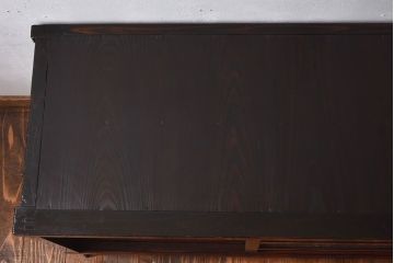 レトロ家具　和製アンティーク　美しいレトロガラスが目を惹く鉄脚付き箪笥ローボード(ローチェスト、テレビボード)