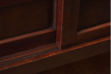 レトロ家具　和製アンティーク　美しいレトロガラスが目を惹く鉄脚付き箪笥ローボード(ローチェスト、テレビボード)