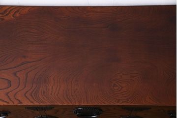 中古美品　伝統民芸家具　岩谷堂　あられ紋様が存在感を引き立てる衣装箪笥(サイドボード、キャビネット)(定価約32万円)