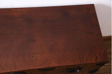 中古美品　伝統民芸家具　岩谷堂　あられ紋様が存在感を引き立てる衣装箪笥(サイドボード、キャビネット)(定価約32万円)