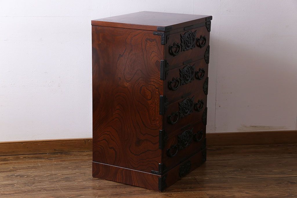 中古美品　伝統民芸家具　岩谷堂箪笥　小振りな大きさが魅力的なチェスト(サイドチェスト、引き出し)(定価約28万円)