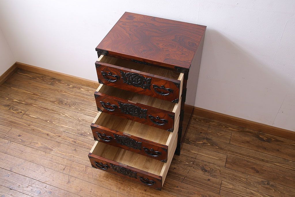 中古美品　伝統民芸家具　岩谷堂箪笥　小振りな大きさが魅力的なチェスト(サイドチェスト、引き出し)(定価約28万円)