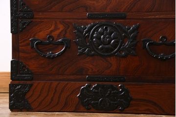 中古美品　伝統民芸家具　岩谷堂箪笥　小振りな大きさが魅力的なチェスト(サイドチェスト、引き出し)(定価約28万円)