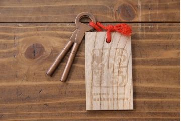 中古美品　伝統民芸家具　岩谷堂箪笥　小振りな大きさが魅力的なチェスト(サイドチェスト、引き出し)(定価約28万円)