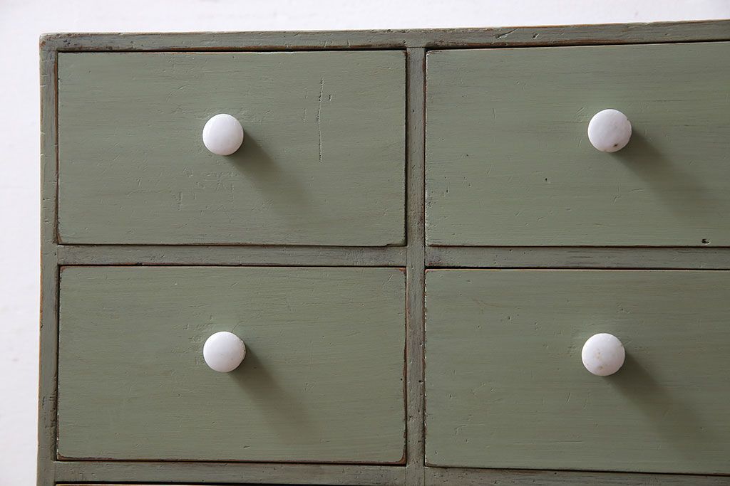 ペイント家具　レトロで可愛らしいアンティークチェスト(引き出し)