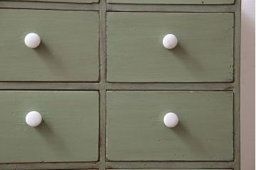 ペイント家具　レトロで可愛らしいアンティークチェスト(引き出し)