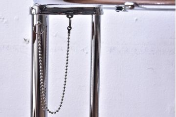 中古　ClassiCon(クラシコン)　Eileen Gray(アイリーン・グレイ)　ADJUSTABLE TABLE　E1027　アジャスタブルテーブル(サイドテーブル)(1)