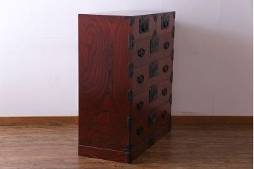 中古美品　伝統民芸家具　岩谷堂　南部鉄器の繊細な意匠が目を引くチェスト(衣装箪笥、引き出し)(定価約42万円)