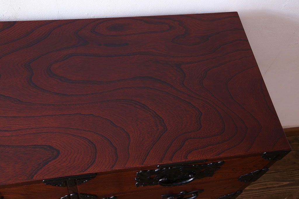 中古美品　伝統民芸家具　岩谷堂　南部鉄器の繊細な意匠が目を引くチェスト(衣装箪笥、引き出し)(定価約42万円)