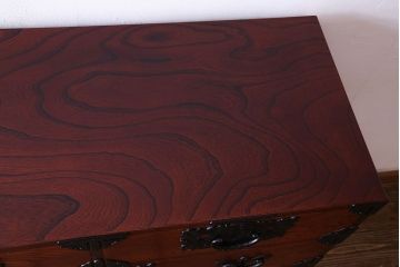 中古美品　伝統民芸家具　岩谷堂　南部鉄器の繊細な意匠が目を引くチェスト(衣装箪笥、引き出し)(定価約42万円)