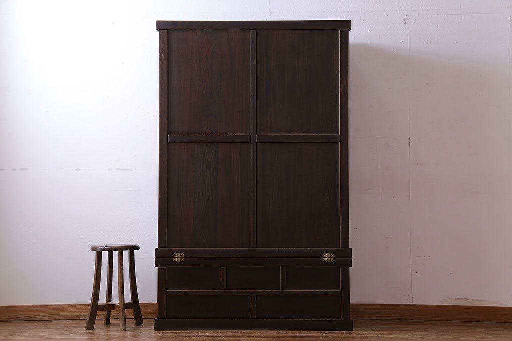 中古　民芸家具　国産　無垢栗材　格子の扉が印象的な本箱(食器棚、水屋箪笥)