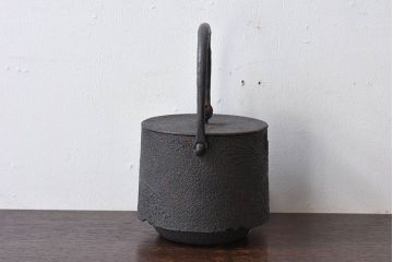 アンティーク雑貨　未使用　大正昭和初期　和の雰囲気を引き立てる南部三巌堂の鉄瓶(茶道具)