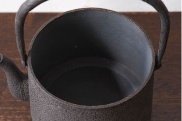 アンティーク雑貨　未使用　大正昭和初期　和の雰囲気を引き立てる南部三巌堂の鉄瓶(茶道具)