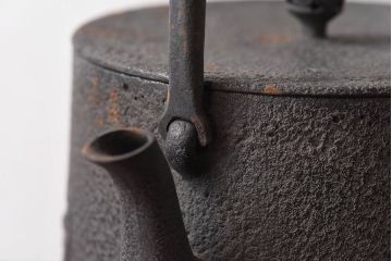 アンティーク雑貨　未使用　大正昭和初期　和の雰囲気を引き立てる南部三巌堂の鉄瓶(茶道具)