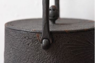 アンティーク雑貨　未使用　大正昭和初期　和の雰囲気を引き立てる南部三巌堂の鉄瓶(茶道具)