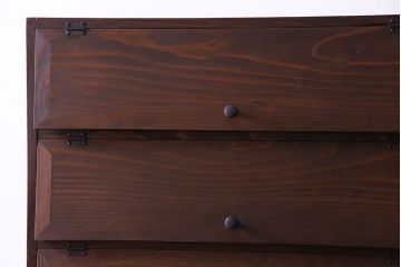 アンティーク家具　アンティーク　古材使用　取っ手が可愛らしいパタパタ扉付きキャビネット(下駄箱、収納棚)(1)