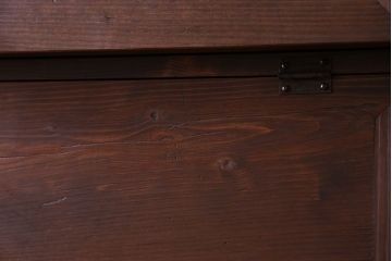 アンティーク家具　アンティーク　古材使用　取っ手が可愛らしいパタパタ扉付きキャビネット(下駄箱、収納棚)(1)