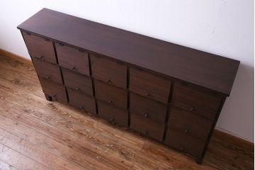レトロ家具　昭和レトロ　古材使用　3×5マス　パタパタ扉付きのおしゃれなキャビネット(下駄箱、収納棚)