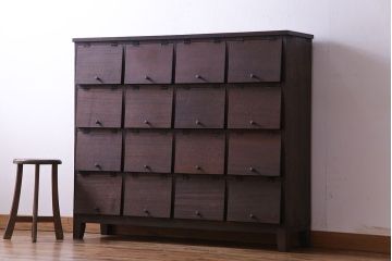 レトロ家具　昭和レトロ　古材使用　4×4マス　パタパタ扉付きのおしゃれなキャビネット(下駄箱、収納棚)