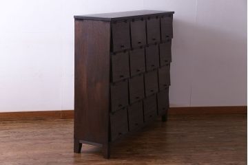 レトロ家具　昭和レトロ　古材使用　4×4マス　パタパタ扉付きのおしゃれなキャビネット(下駄箱、収納棚)