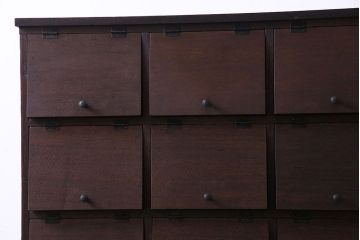 レトロ家具　昭和レトロ　古材使用　4×4マス　パタパタ扉付きのおしゃれなキャビネット(下駄箱、収納棚)