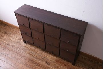 レトロ家具　【展示品】昭和レトロ　古材使用　3×4マス　パタパタ扉付きのおしゃれなキャビネット(下駄箱、収納棚)