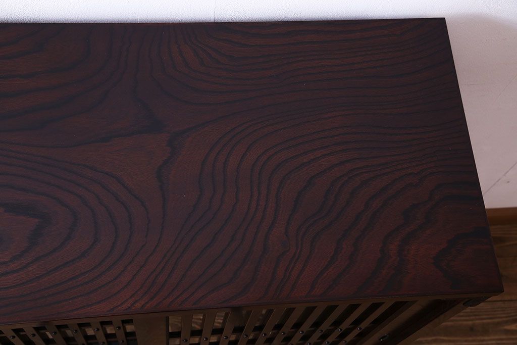 中古　極美品 伝統民芸家具　岩谷堂箪笥　モダンな雰囲気漂う食器棚(キャビネット、収納棚)(定価約30万円)