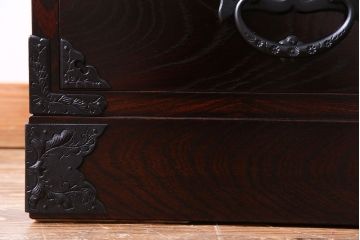 中古　極美品 伝統民芸家具　岩谷堂箪笥　モダンな雰囲気漂う食器棚(キャビネット、収納棚)(定価約30万円)