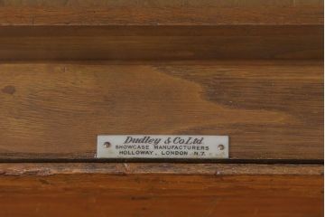 ヴィンテージ家具　ビンテージ　イギリス製　Dudley Co.Ltd HOLLWAY LONDON N7 味わい深い風合いのシャツケース(ガラスケース、ショーケース)