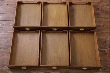 ヴィンテージ家具　ビンテージ　イギリス製　Dudley Co.Ltd HOLLWAY LONDON N7 味わい深い風合いのシャツケース(ガラスケース、ショーケース)