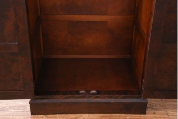 中古美品　北海道民芸家具　シンプルなデザインが美しいシックなワードローブ