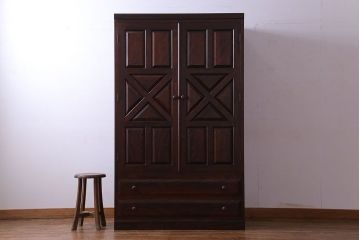 中古美品　松本民芸家具　直線的なデザインが目を引くワードローブ(チェスト、キャビネット)