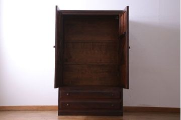 中古美品　松本民芸家具　直線的なデザインが目を引くワードローブ(チェスト、キャビネット)