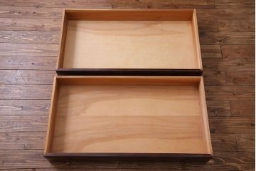 中古美品　松本民芸家具　直線的なデザインが目を引くワードローブ(チェスト、キャビネット)