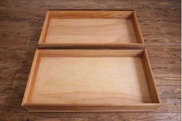 中古美品　松本民芸家具　直線的なデザインが目を引くワードローブ(チェスト、キャビネット)