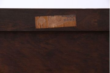 中古美品　松本民芸家具　直線的なデザインが目を引くワードローブ(チェスト、キャビネット)