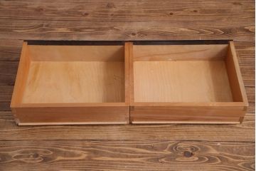 ビンテージ　松本民芸家具　シックな雰囲気漂うA型食器棚(収納棚、戸棚、カップボード)(定価約43万円)