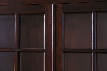 ビンテージ　松本民芸家具　シックな雰囲気漂うA型食器棚(収納棚、戸棚、カップボード)(定価約43万円)