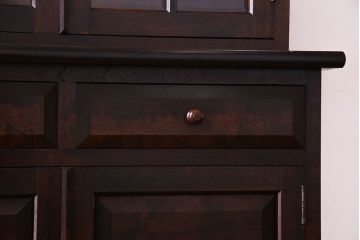 ビンテージ　松本民芸家具　シックな雰囲気漂うA型食器棚(収納棚、戸棚、カップボード)(定価約43万円)