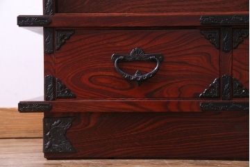 【T様ご成約】中古　岩谷堂箪笥　赤みがかった木肌が存在感を放つ大型2段重ね収納棚(キャビネット)(定価約54万円)