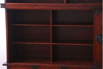 【T様ご成約】中古　岩谷堂箪笥　赤みがかった木肌が存在感を放つ大型2段重ね収納棚(キャビネット)(定価約54万円)