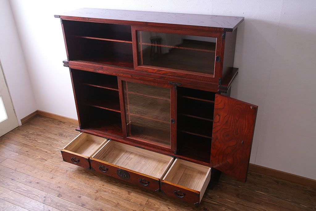 【T様ご成約】中古　岩谷堂箪笥　赤みがかった木肌が存在感を放つ大型2段重ね収納棚(キャビネット)(定価約54万円)