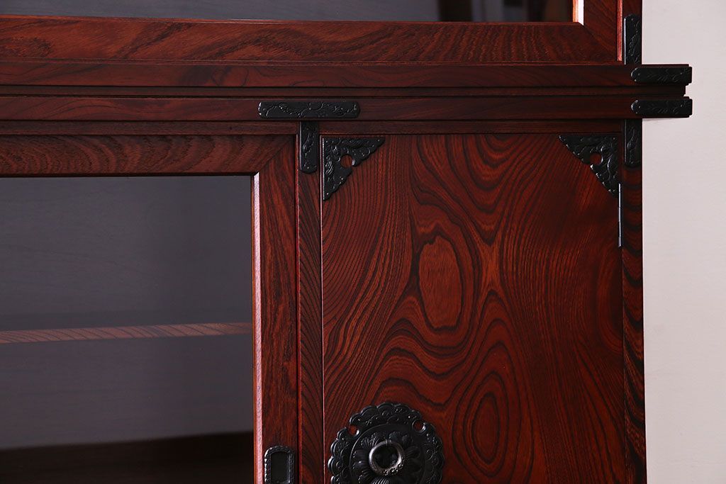 【T様ご成約】中古　岩谷堂箪笥　赤みがかった木肌が存在感を放つ大型2段重ね収納棚(キャビネット)(定価約54万円)