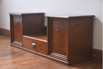 アンティーク家具　大正ロマン　シンプルな意匠が魅力的な卓上飾り棚