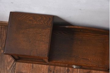 アンティーク家具　大正ロマン　シンプルな意匠が魅力的な卓上飾り棚