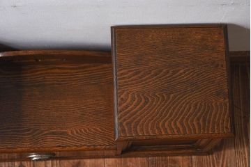 アンティーク家具　大正ロマン　シンプルな意匠が魅力的な卓上飾り棚