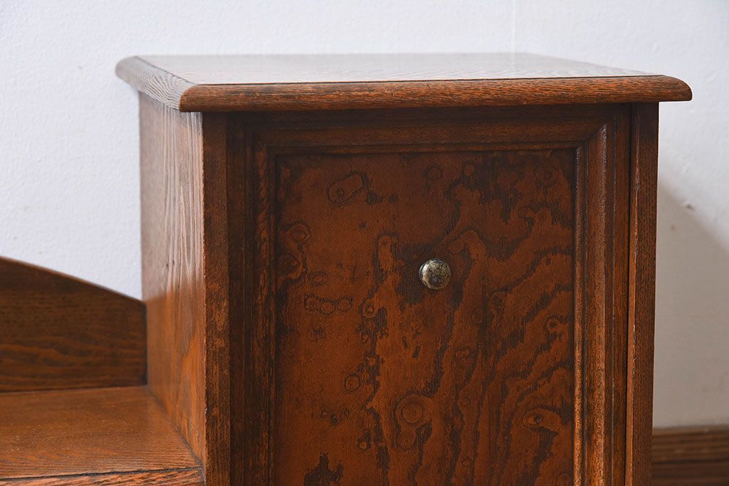 アンティーク家具　大正ロマン　シンプルな意匠が魅力的な卓上飾り棚